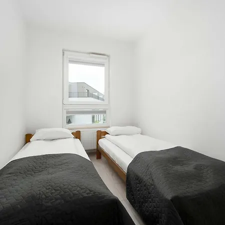 Spacious In With Desk And Parking By Renters Appartement