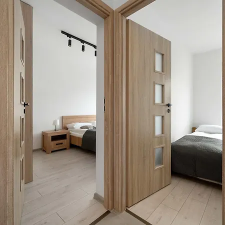Διαμέρισμα Spacious In With Desk And Parking By Renters *